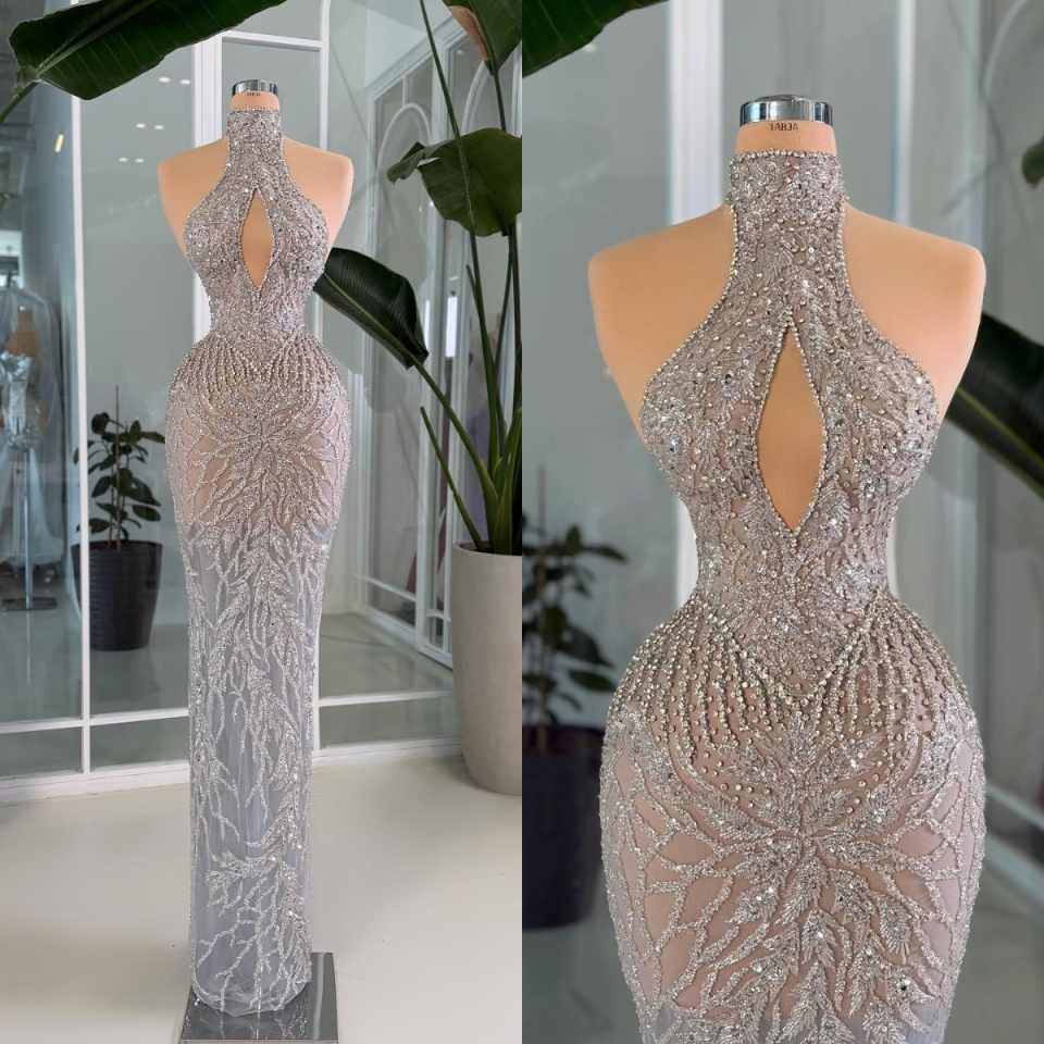 Maxi Dress Halter - Strakke avondjurken met halternek, sleutelgatuitsnijding, stralende
