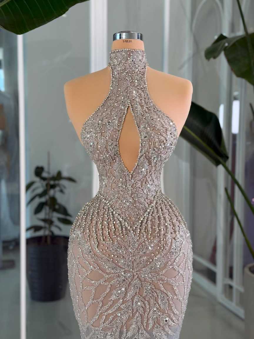 Strakke avondjurken met halter - Maxi Dress Halter recensie en prijs